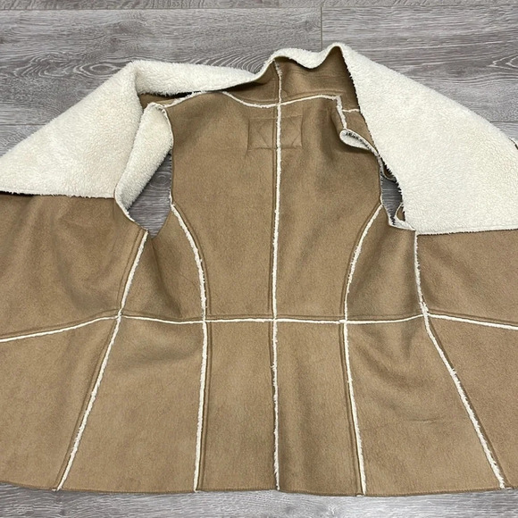 Xhilaration Faux Suede Sherpa Open Vest L - Picture 15 of 15